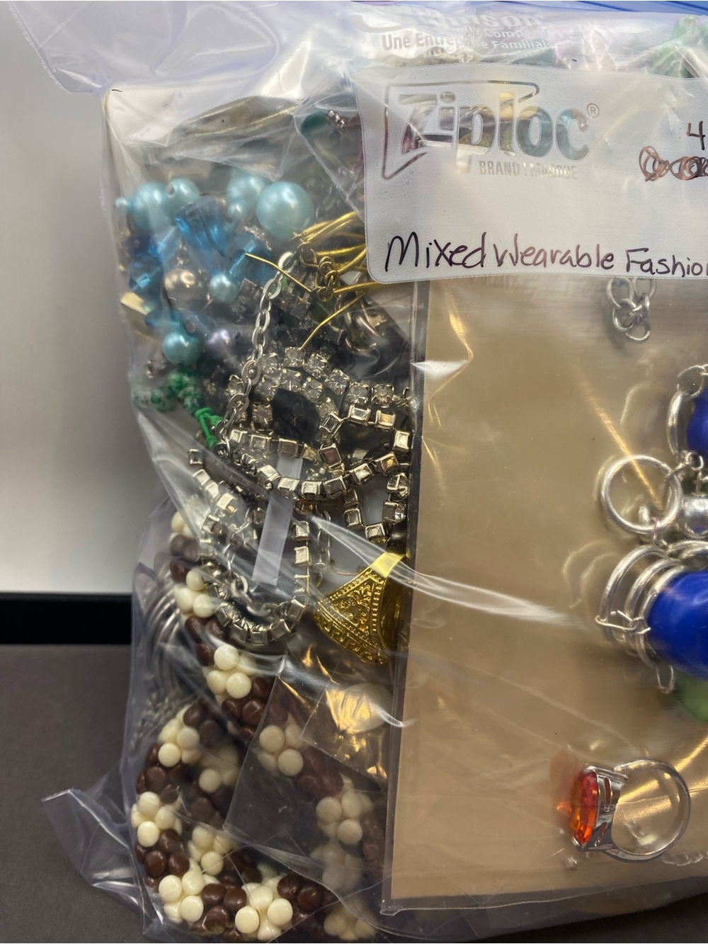 Over 4 lbs Mixed Fashion Jewelry Bag - Picture 8 of 9